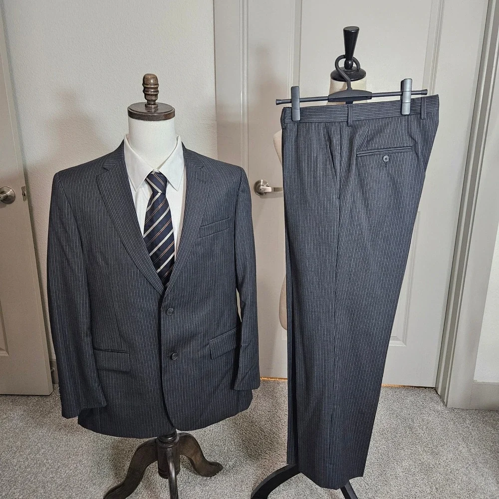 John Varvatos USA Bedford Suit Mens 42R Grey Pinstripe 100% Wool 2PC 35x28 Pants